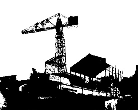 Le dernier  chantier de r�paration navale  nantais sous la grue la plus ancienne (Photo Jacky R�ault 2004) 